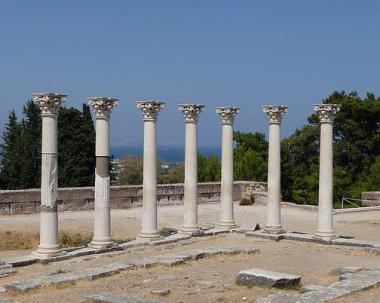 Asklépion s pozůstatky Apollónova chrámu